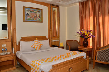 Hotel Fabhotel Castle Lalpura Mi Road 3*