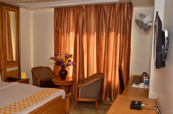 Hotel Fabhotel Castle Lalpura Mi Road Jaipur