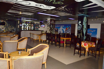 Fabhotel Castle Lalpura Mi Road Hotel